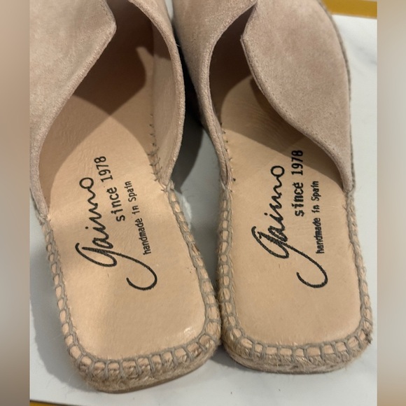 Elegant Tan Suede Espadrille Slip-Ons - Picture 3 of 6